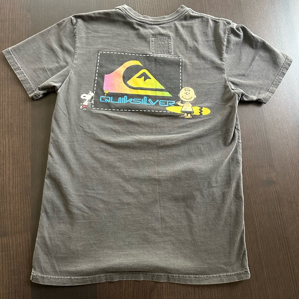 QuikSilver Peanuts Gray Men’s Size Small T-Shirt